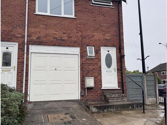 Lisburne Close, Stockport SK2, 3 bed end terrace house to rent, £1,250 pcm | PrimeLocation