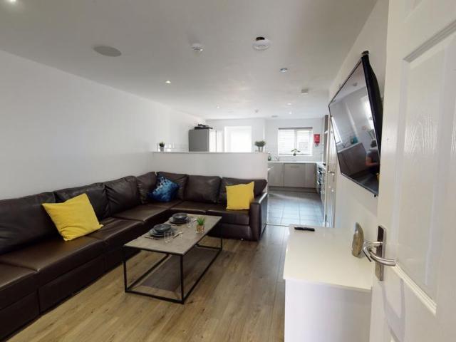 Liscard Road, Liverpool L15 6 bed house to rent £3,874 pcm £894 pw