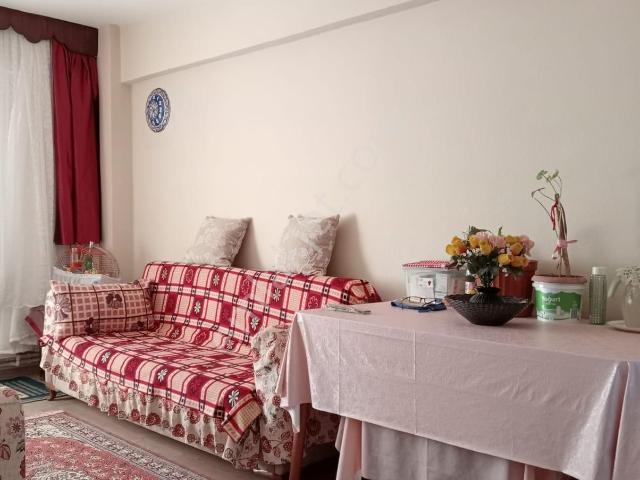 Lise Caddesinde Merkezde 3+1 Satılık Daire