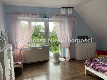 Siedlisko 3000 m² z domem 180 m² i garażem 7 stanowiskowym