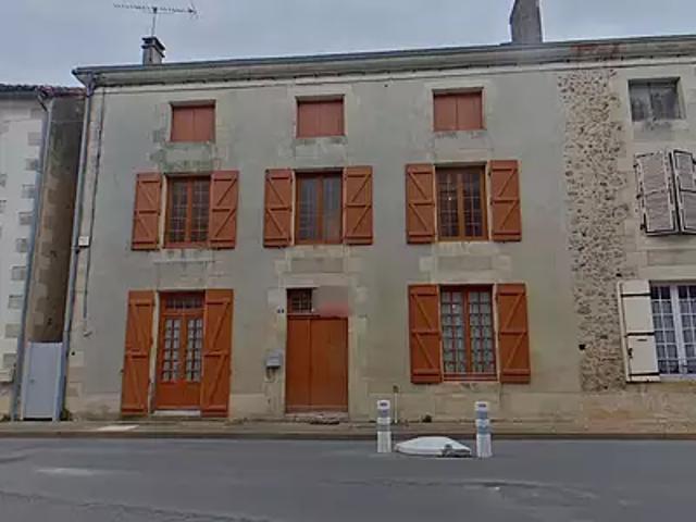 L'Isle Jourdain 86150 Achat / Vente maison 5 pièces t5 terrasse parking