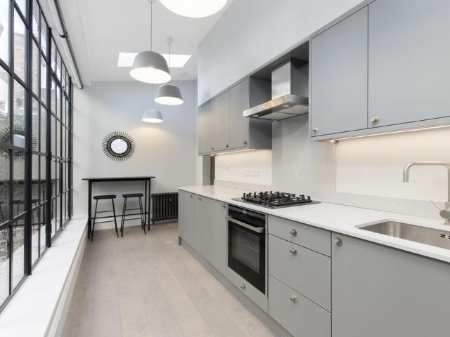 Lisle Street, Chinatown W1 2 bed apartment to rent £4,290 pcm £990 pw