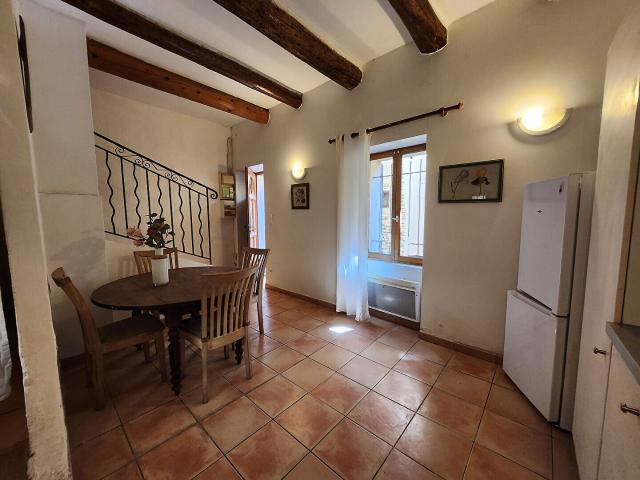 L'ISLE SUR LA SORGUE A LOUER MAISON DE VILLE TYPE2 BIS 1 PIECE A VIVRE 1 CHAMBRE