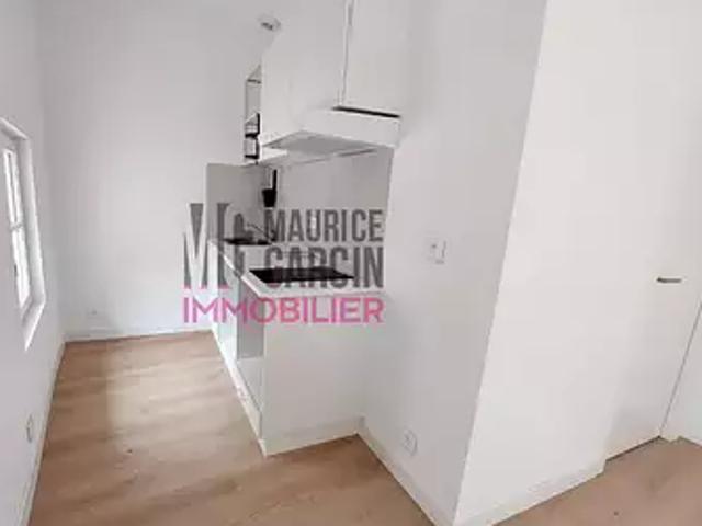 L'Isle sur la Sorgue 84800 Location appartement 1 pièce t1 au dernier étage