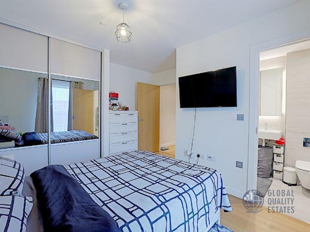 Lismore Boulevard NW9, 2 bed flat to rent, £2,195 pcm | PrimeLocation