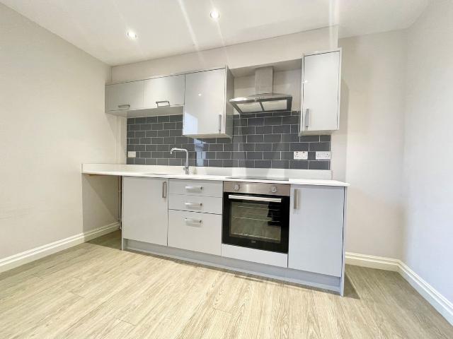 Lismore Road, Sheffield S8, 1 bed flat to rent, £850 pcm | PrimeLocation