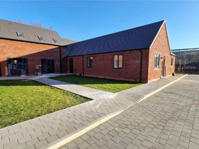 Littleton Grange, Huntington, Cannock, Staffordshire WS12, 2 bed bungalow to rent, £1,250 pcm | PrimeLocation