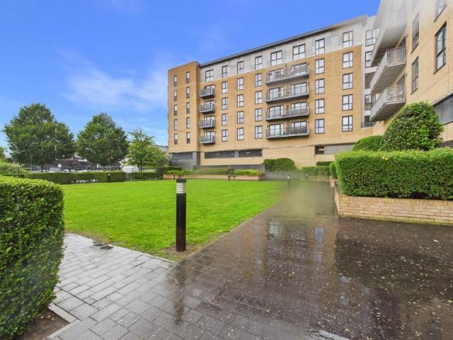 Little Brights Road, Belvedere DA17 2 bed apartment to rent £1,650 pcm £381 pw