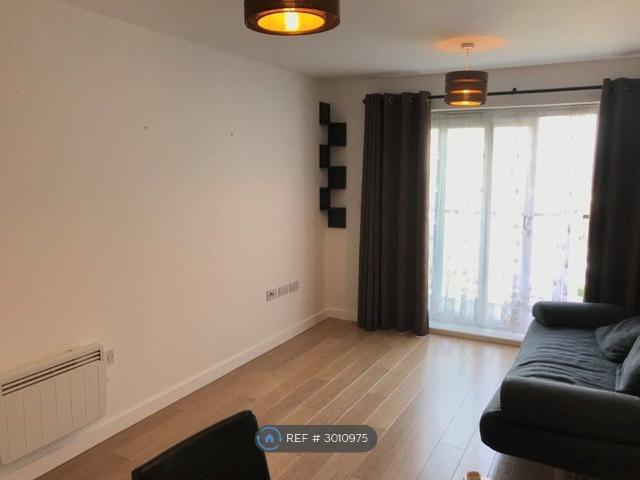 Little Brights Road, Belvedere DA17, 2 bed flat to rent, £1,650 pcm | PrimeLocation