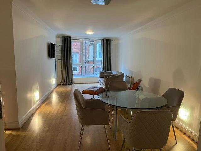 Little Britain, London, EC1A 2 bed apartment to rent £3,402 pcm £785 pw