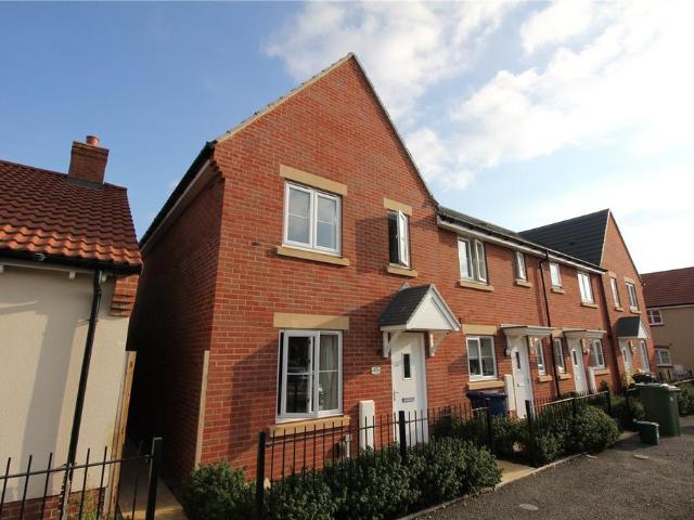 Little Grebe Road, Bishops Cleeve. 3 bed semi detached house to rent £1,300 pcm £300 pw