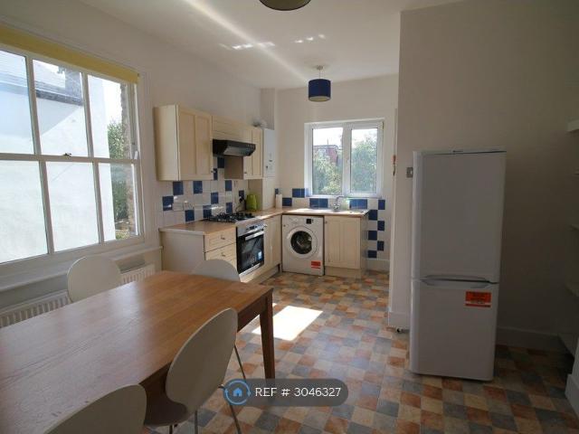 Little Ealing Lane, London W5, 2 bed maisonette to rent, £1,975 pcm | PrimeLocation