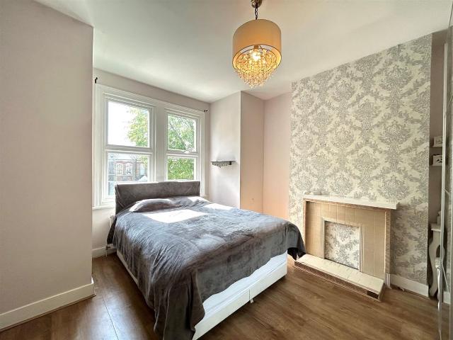 Little Ealing Lane, London W5, 3 bed flat to rent, £2,400 pcm | PrimeLocation