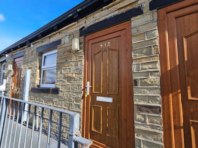 Little Horton Lane, Bradford BD5, 2 bed flat to rent, £695 pcm | PrimeLocation