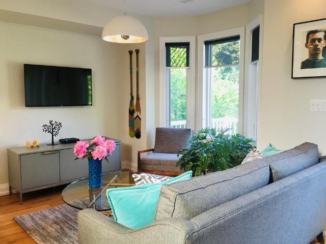 Little Italy Toronto Furnished Apartment Rental on Grace and Dundas Fabulous 3 Bed 2 Bath Unit in a Semi Detached Home with Two Levels and 2 Balconies