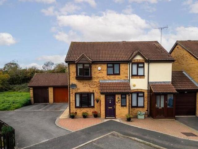 Little Orchards, Aylesbury, 3 Bedroom Semi detached