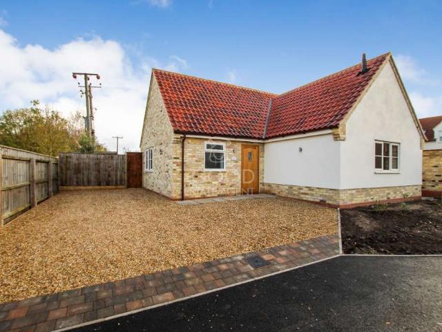 Little London, Isleham CB7, 2 bed bungalow to rent, £1,300 pcm | PrimeLocation
