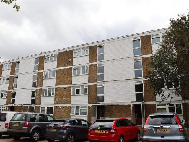 Little Lullaway, Basildon, SS15 1 bed apartment to rent £1,000 pcm £231 pw