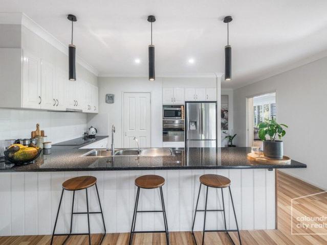 LITTLE MOUNTAIN'S FINEST FAMILY HOME