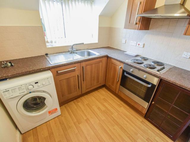 Little Moss Lane, Clifton, Swinton, Manchester M27, 2 bed flat to rent, £875 pcm | PrimeLocation