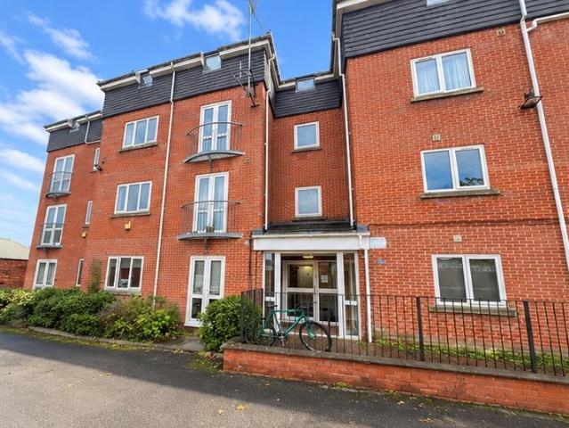 Little Moss Lane, Swinton M27, 2 bed flat to rent, £850 pcm | PrimeLocation
