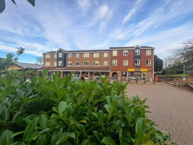 Little Market Row, Leybourne, West. 2 bed apartment to rent £1,200 pcm £277 pw