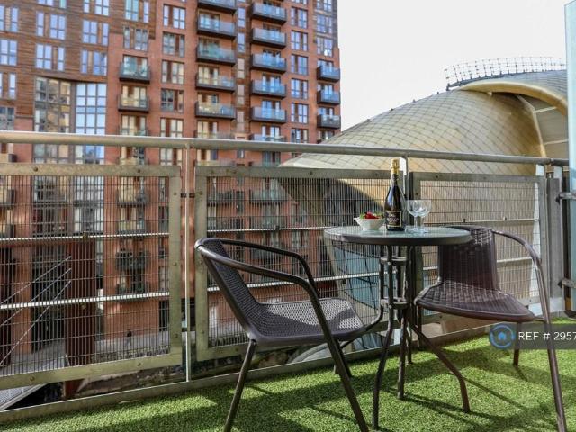 Little Neville Street, Leeds, LS1 2 bed flat to rent £1,450 pcm £335 pw