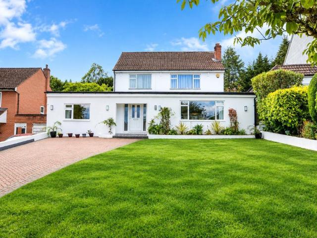Little Potters, Bushey. 4 bed detached house to rent £4,200 pcm £969 pw