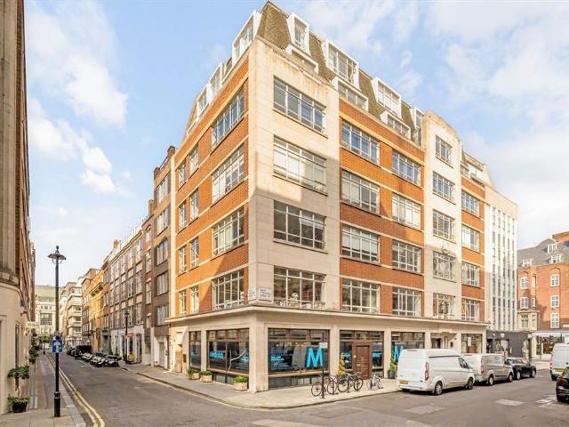 Little Portland Street, London W1W 1 bed flat to rent £2,799 pcm £646 pw