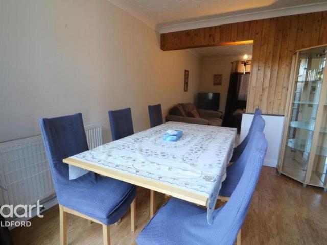 Little Platt, Guildford 3 bed end of terrace house to rent £2,050 pcm £473 pw