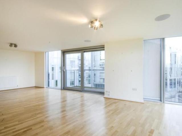 Little Thames Walk, Greenwich Creekside SE8, 3 bed flat to rent, £3,100 pcm | PrimeLocation