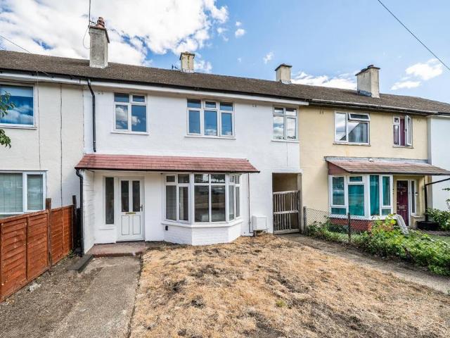 Littlebrook Manorway, Dartford, DA1 4 bed terraced house to rent £2,400 pcm £554 pw