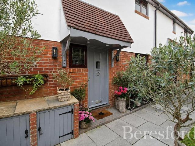 Littlebury Court, Kelvedon Hatch, CM15 2 bed terraced house to rent £1,800 pcm £415 pw