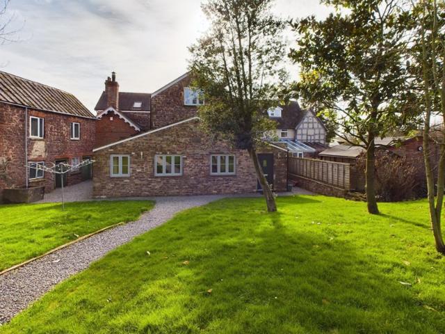 Littledean Road, Newnham GL14, 4 bed farmhouse to rent, £1,995 pcm | PrimeLocation