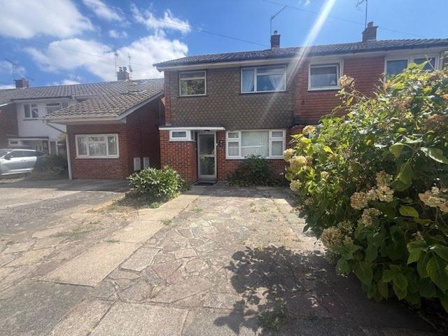 Littlefield Road, Chichester 3 bed semi detached house to rent £1,495 pcm £345 pw
