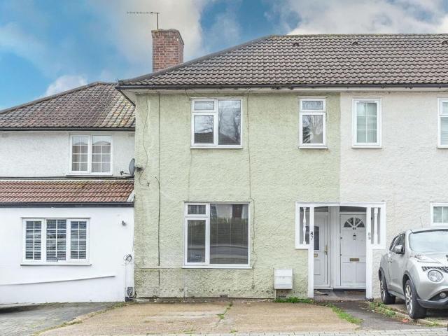 Littlefield Road, Edgware, HA8 2 bed semi detached house to rent £1,995 pcm £460 pw