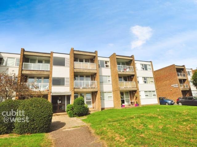 Littlehampton Road Worthing BN13 1 bed apartment to rent £950 pcm £219 pw