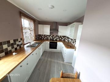 Littlelands, Bingley BD16, 4 bed shared accommodation to rent, £450 pcm | PrimeLocation