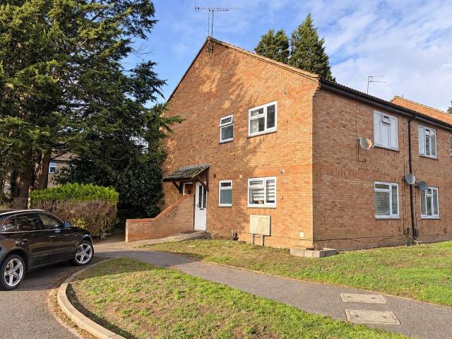 Littlemead Close, Poole BH17, 2 bed flat to rent, £1,100 pcm | PrimeLocation