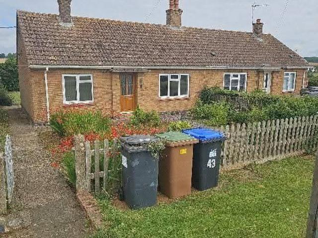 Litchborough Road, Farthingstone NN12, 2 bed semi detached bungalow to rent, £1,250 pcm | PrimeLocation