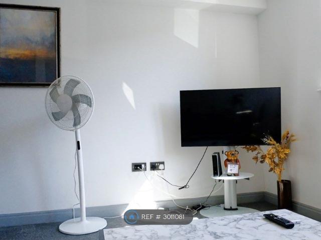 Liv, Bradford BD1, 1 bed flat to rent, £725 pcm | PrimeLocation
