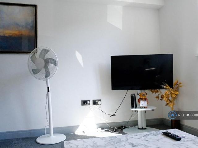 Liv, Bradford, BD1 1 bed flat to rent £725 pcm £167 pw