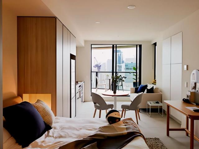 LIV Munro, Melbourne