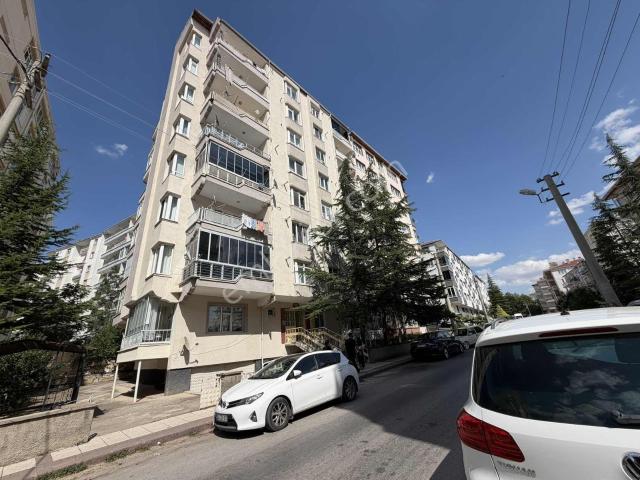 Liva Gayrimenkul'den Lise Cad Satılık 3+1 Yapılı Daire