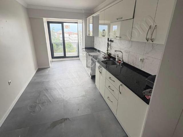 Liva Realty'den Kiralık Rasimpaşa Mah Yan Yol 2+1 Harika Daire