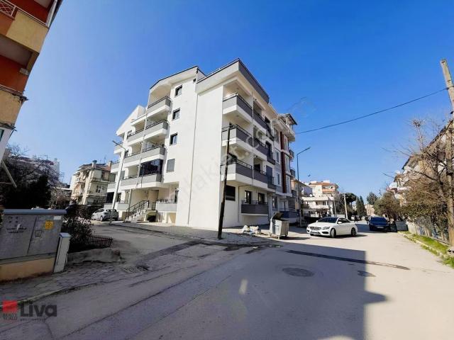 Liva'dan Nef'e Yürüme Mesafesinde Eşyalı Kiralık Sıfır 1+1 Daire