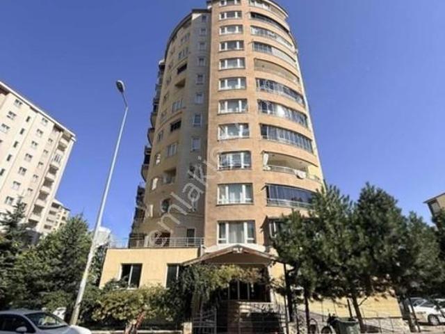Liva'dan Bahçelievler'de 3+1 Kiralık Daire