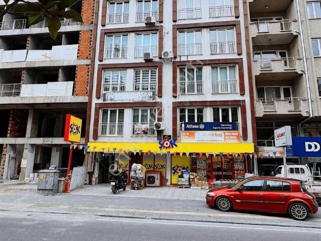 Liva'dan Gazi Bulvarında Satılık 3+1 Daire