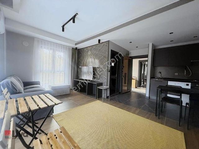 Liva'dan Plevne Mahallesinde Full Eşyalı Kiralık Sıfır 1+1 Daire