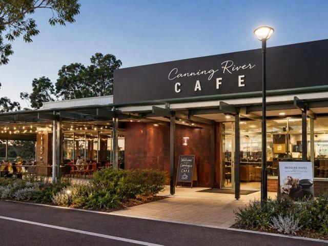 Live Minutes from the Canning River & Perth CBD